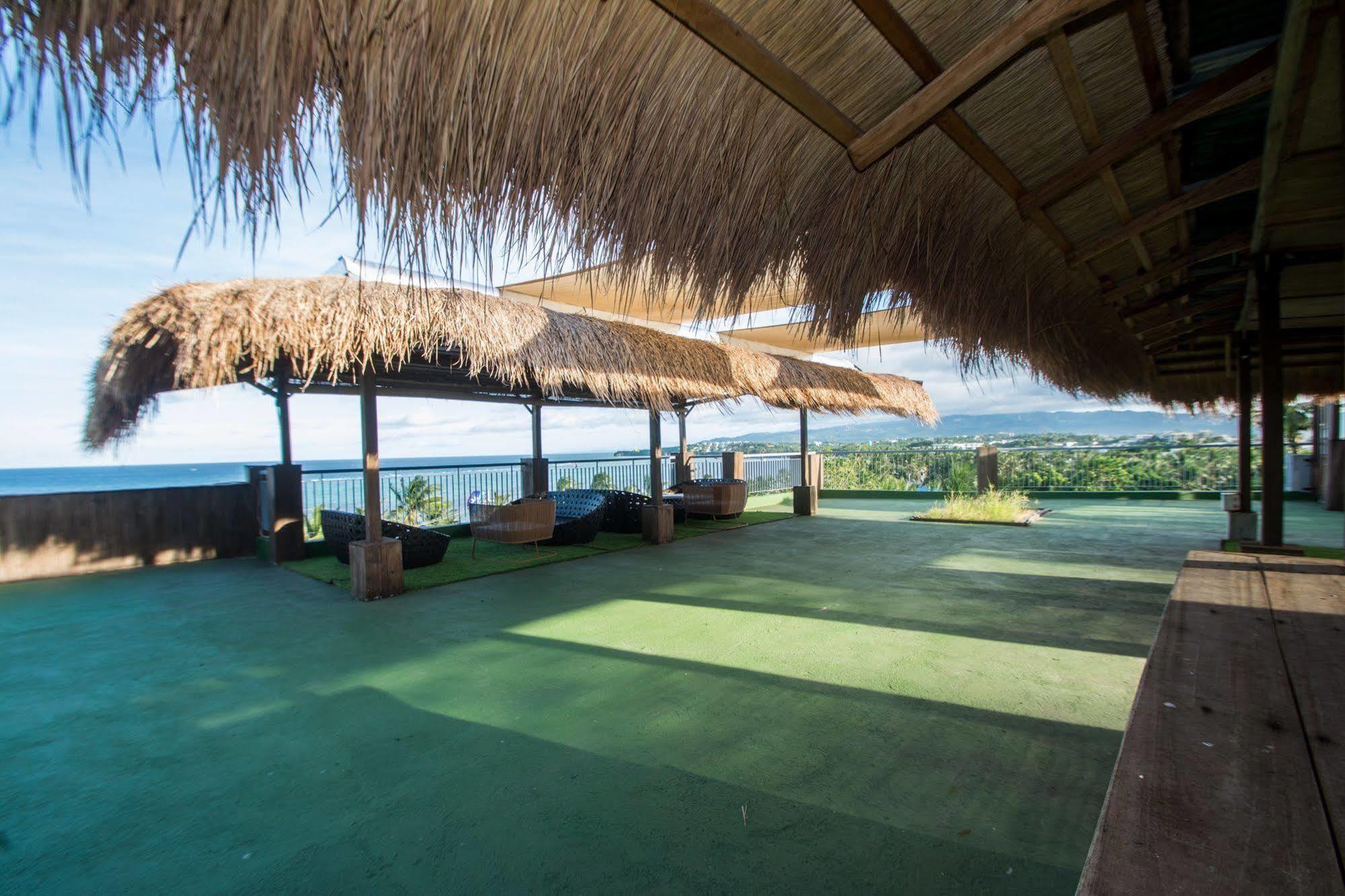 Luxeview Hotel Balabag  Zewnętrze zdjęcie